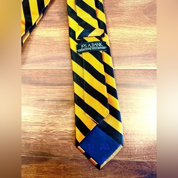 🍂SALE🍂Like New JOS. A. BANK 100% Silk Blue and Orange Striped Repp Necktie - Picture 3 of 11